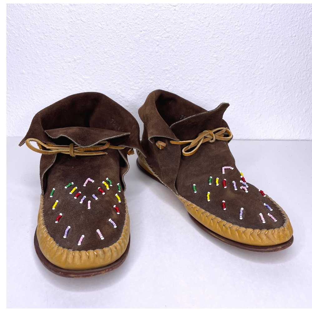 Womens Moccasins Beaded Hand Laced Suede Size 7.5 Brown - Picture 1 of 8